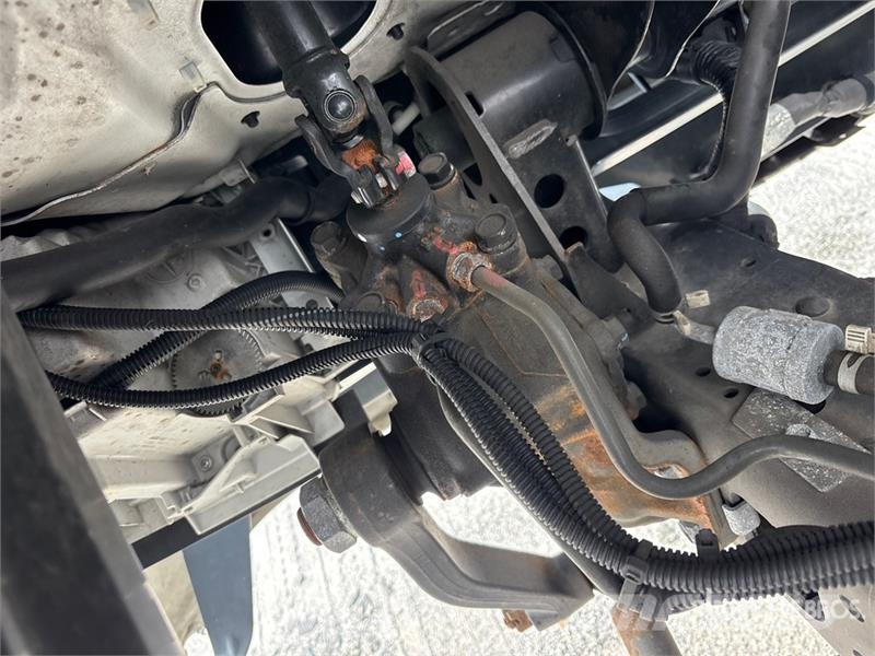 Isuzu NPR شاحنات بدرجة حرارة قابلة للضبط