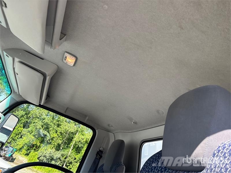 Isuzu NPR Caminhões com temperatura controlada
