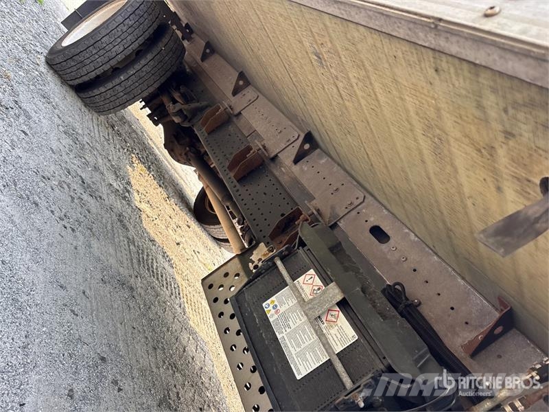 Isuzu NPR شاحنات بدرجة حرارة قابلة للضبط