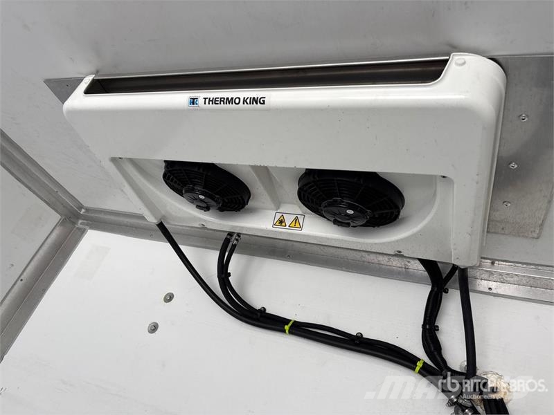 Isuzu NPR Caminhões com temperatura controlada