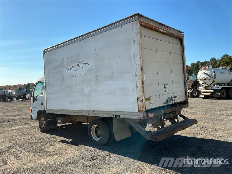 Isuzu NPR Skapbiler