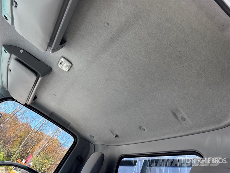 Isuzu NPR Tippbilar