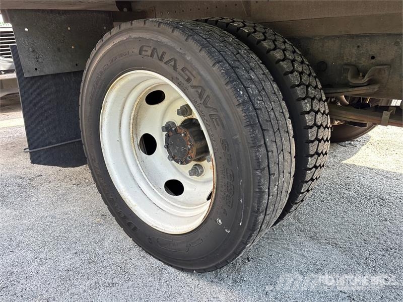 Isuzu NPR Caminhões com temperatura controlada