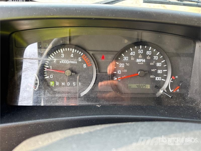 Isuzu NPR شاحنات بدرجة حرارة قابلة للضبط