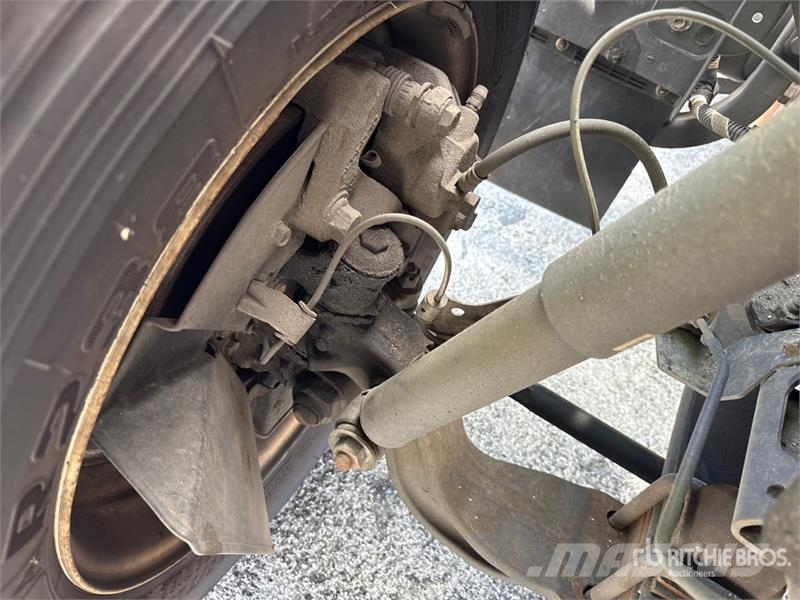 Isuzu NPR Caminhões com temperatura controlada