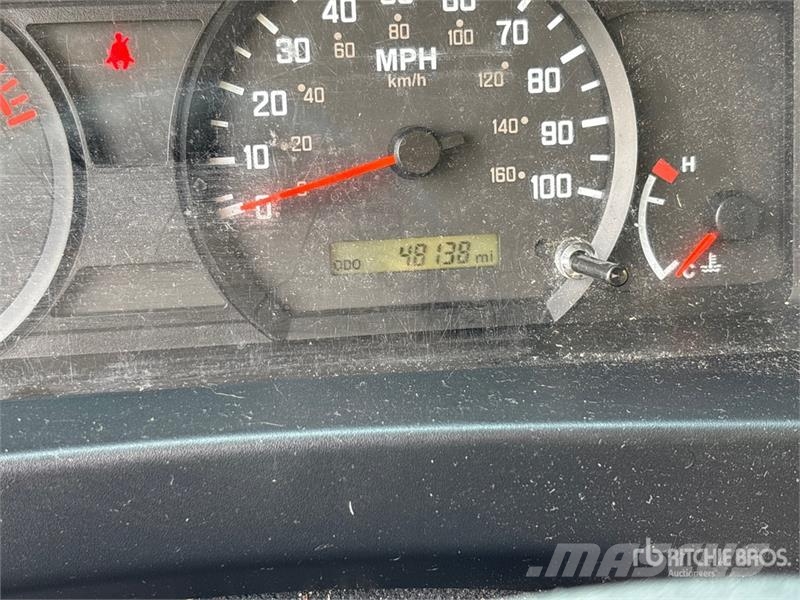 Isuzu NPR شاحنات بدرجة حرارة قابلة للضبط