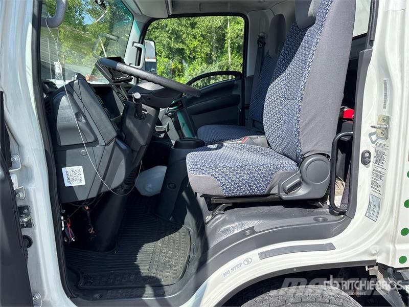 Isuzu NPR Caminhões com temperatura controlada