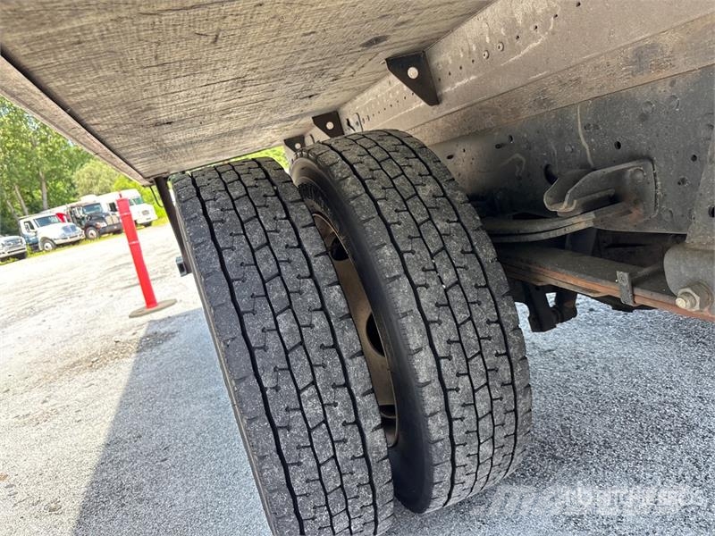 Isuzu NPR Caminhões com temperatura controlada