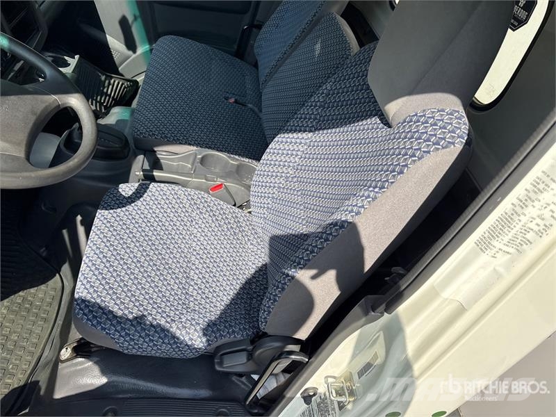 Isuzu NPR Caminhões com temperatura controlada