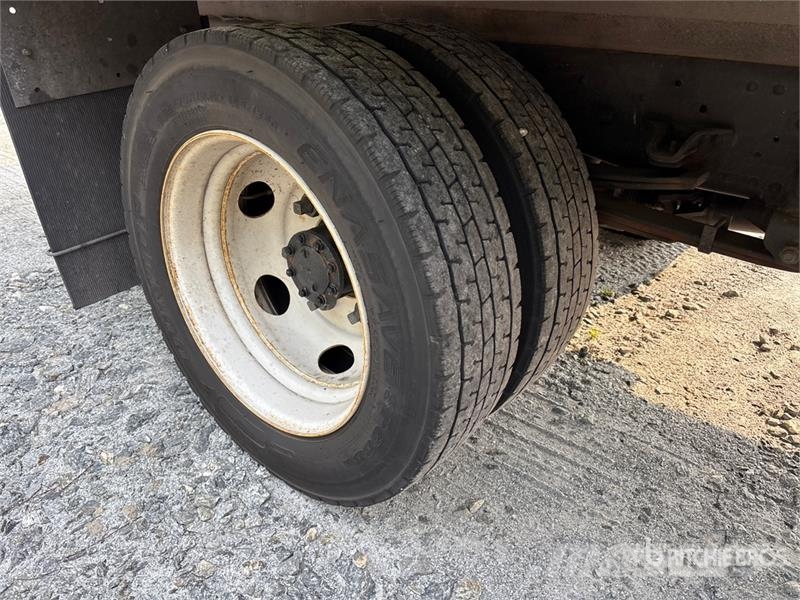 Isuzu NPR شاحنات بدرجة حرارة قابلة للضبط