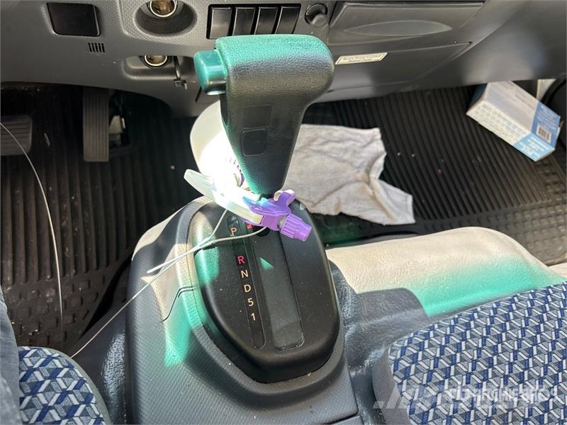 Isuzu NPR Caminhões com temperatura controlada
