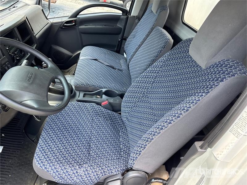 Isuzu NPR Caminhões com temperatura controlada