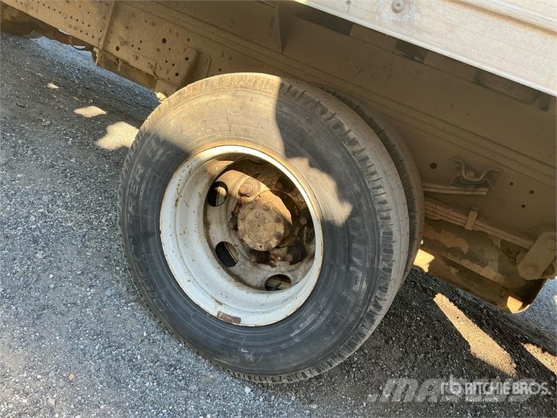 Isuzu NPR Skapbiler