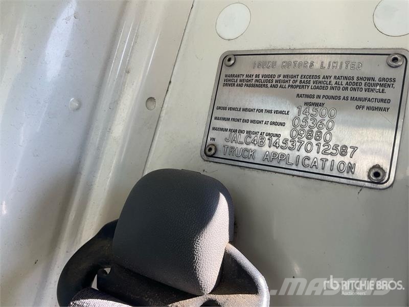 Isuzu NPR Kamioni sa otvorenim sandukom