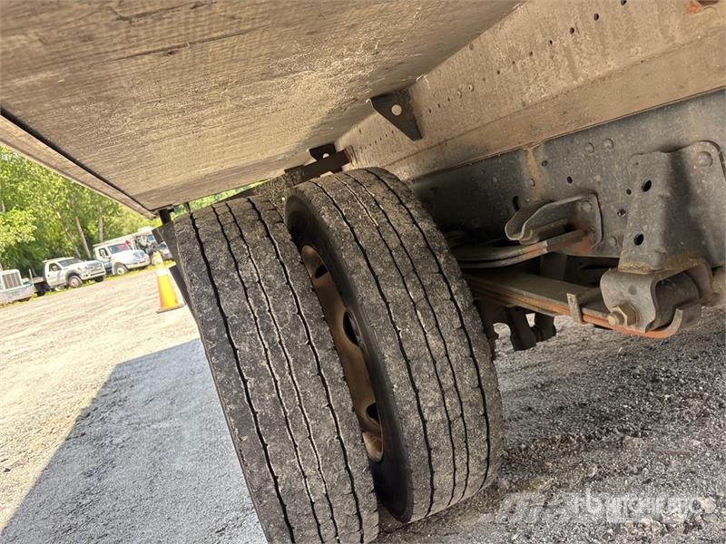 Isuzu NPR Caminhões com temperatura controlada
