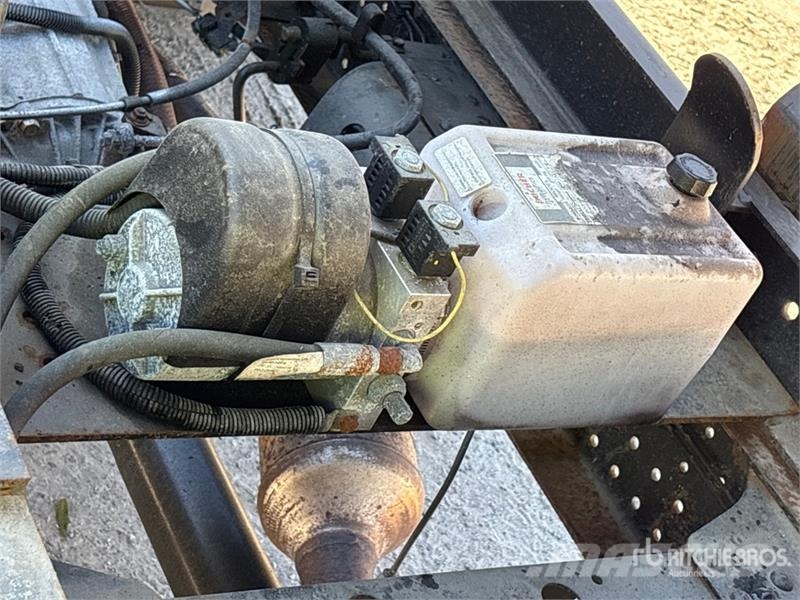 Isuzu NPR Tippbilar