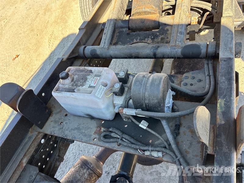 Isuzu NPR Tippbilar