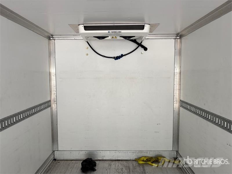 Isuzu NPR Caminhões com temperatura controlada