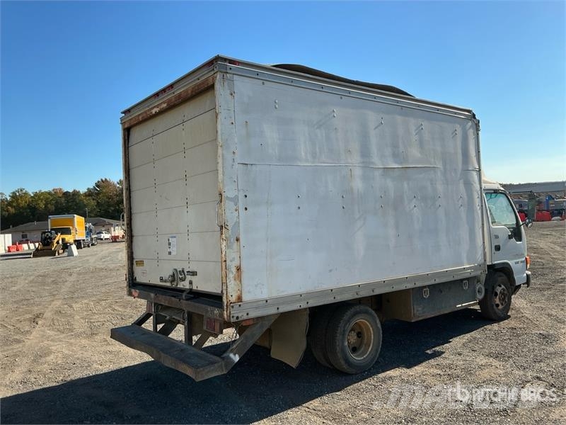 Isuzu NPR Skapbiler