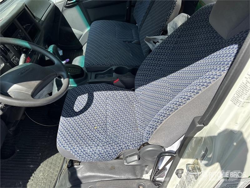 Isuzu NPR Caminhões com temperatura controlada