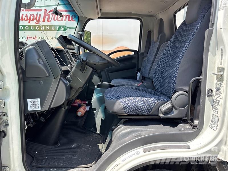 Isuzu NPR Caminhões com temperatura controlada