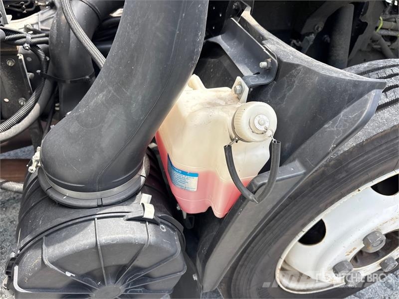 Isuzu NPR Caminhões com temperatura controlada