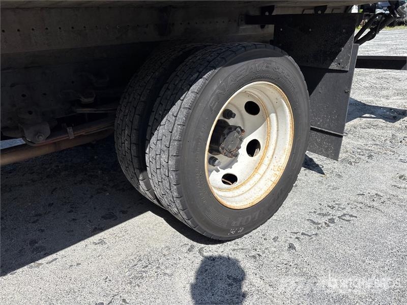Isuzu NPR Caminhões com temperatura controlada