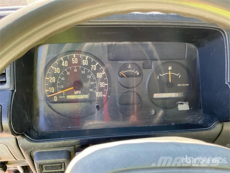 Isuzu NPR Kamioni sa otvorenim sandukom