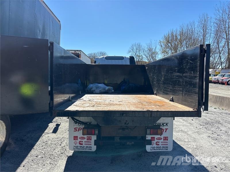 Isuzu NPR Tippbilar