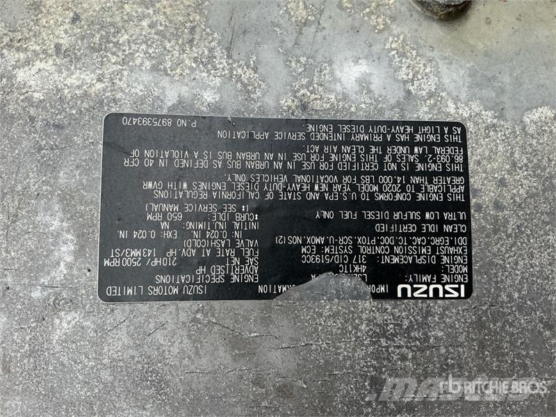 Isuzu NPR Camiones caja cerrada