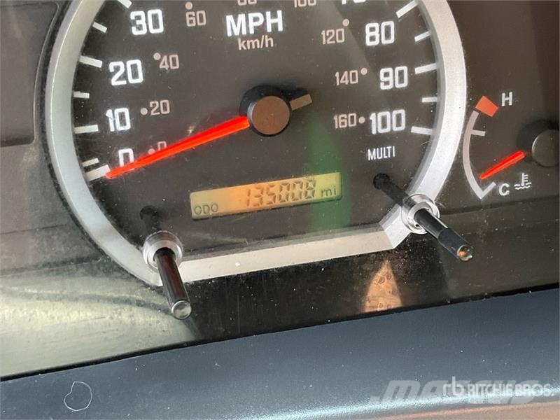 Isuzu NPR Camion a temperatura controllata
