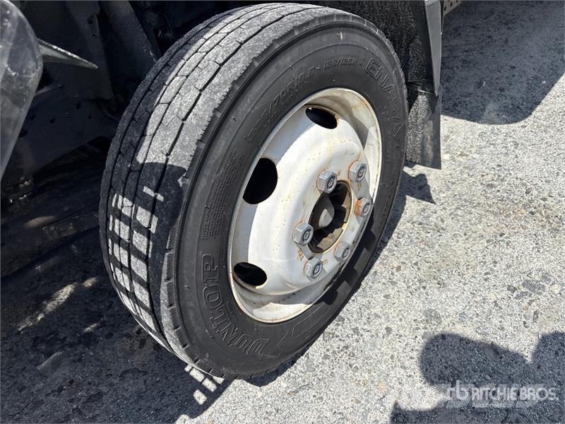 Isuzu NPR Caminhões com temperatura controlada