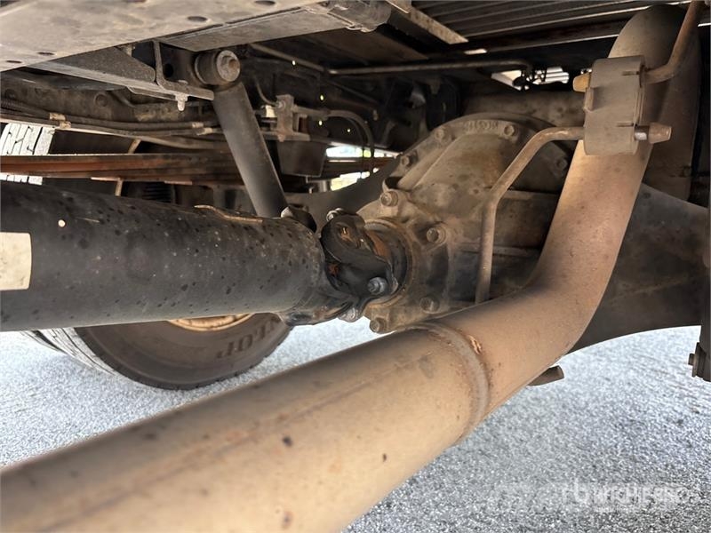 Isuzu NPR Caminhões com temperatura controlada