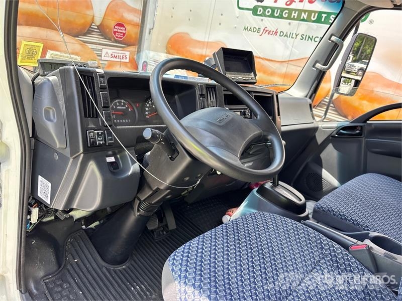 Isuzu NPR Caminhões com temperatura controlada