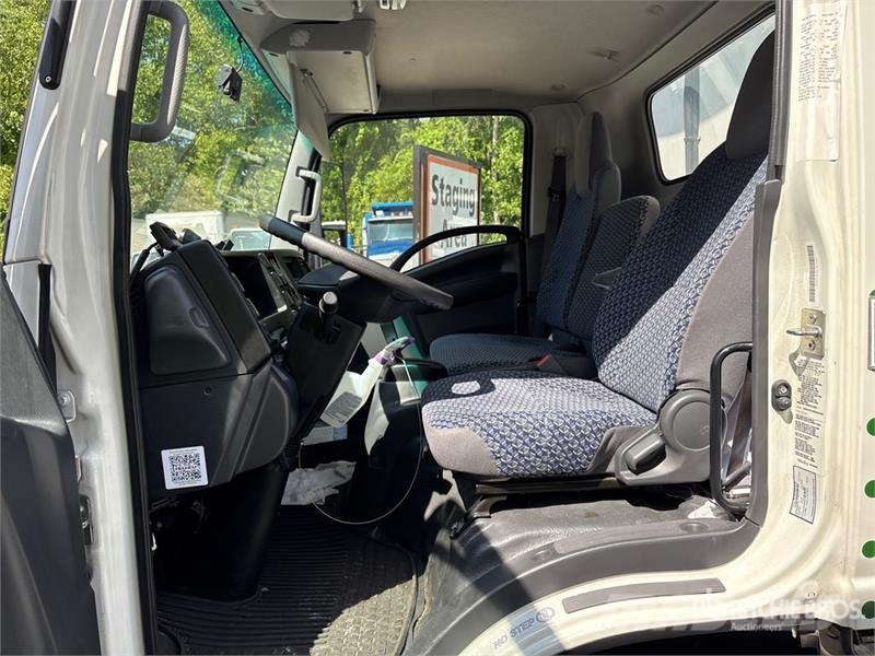 Isuzu NPR Caminhões com temperatura controlada