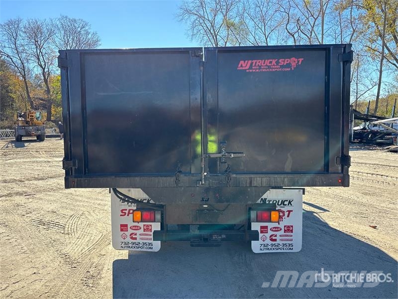 Isuzu NPR Tippbilar