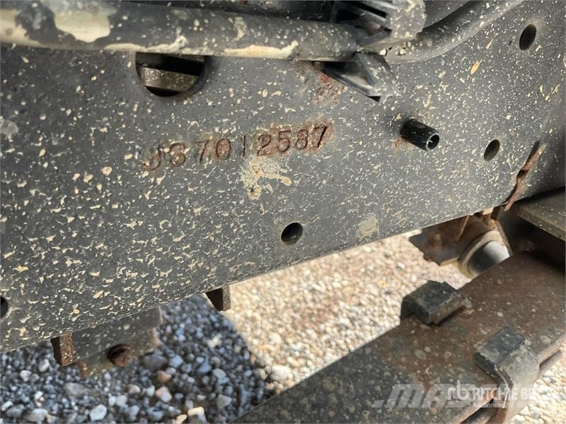 Isuzu NPR Kamioni sa otvorenim sandukom