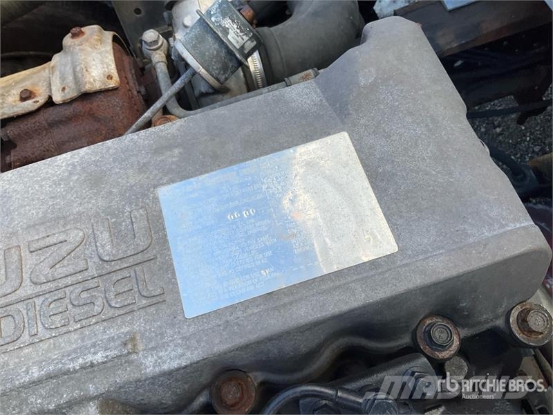 Isuzu NPR Kamioni sa otvorenim sandukom