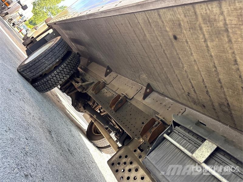 Isuzu NPR Caminhões com temperatura controlada