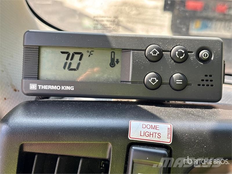 Isuzu NPR Caminhões com temperatura controlada