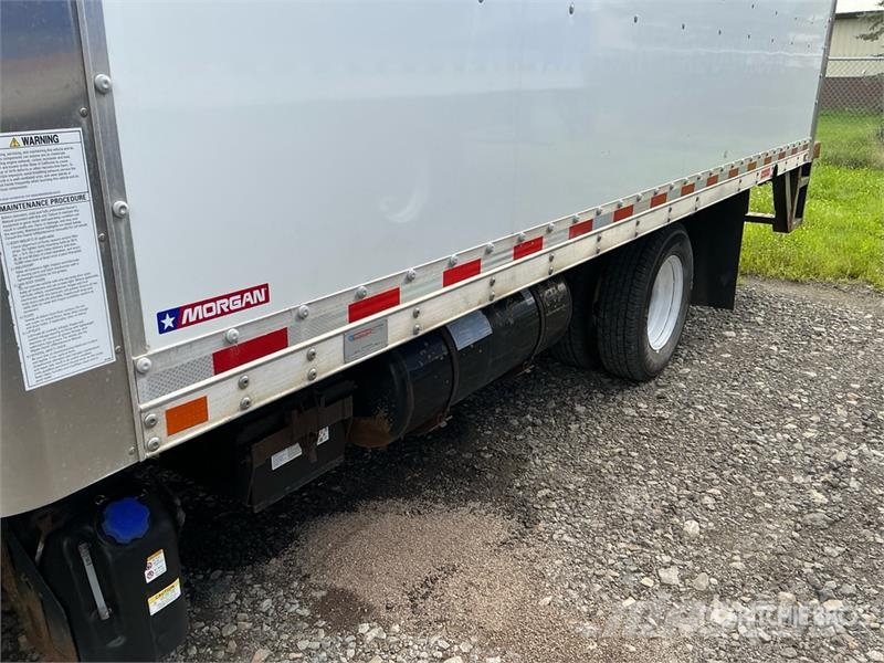 Isuzu NPR Camiones caja cerrada