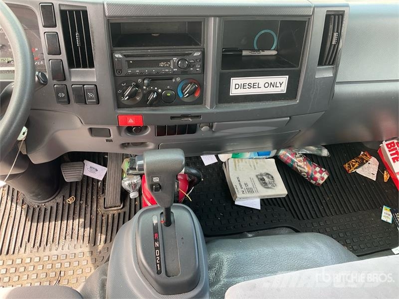 Isuzu NPR-XD 4x2 Van Truck 탑차 트럭