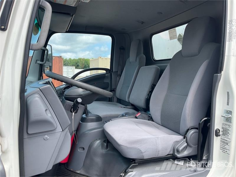 Isuzu NPR-XD 4x2 Van Truck 탑차 트럭