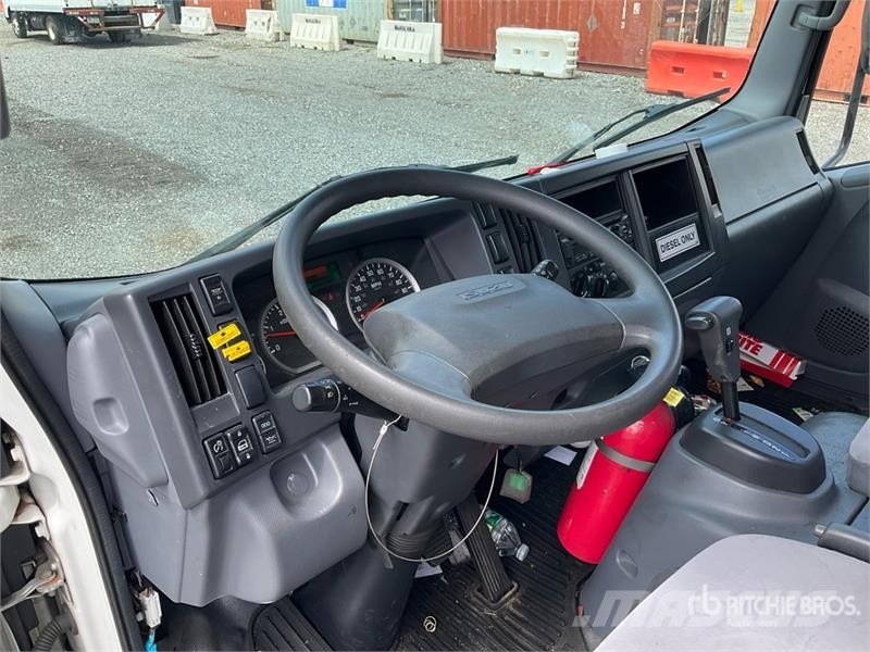 Isuzu NPR-XD 4x2 Van Truck 탑차 트럭