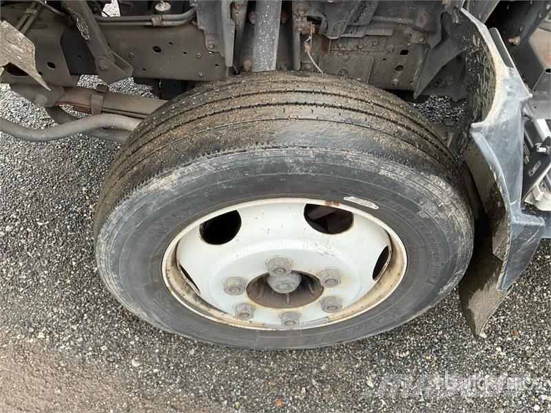 Isuzu NQR Skapbiler