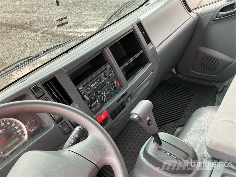 Isuzu NQR Skapbiler