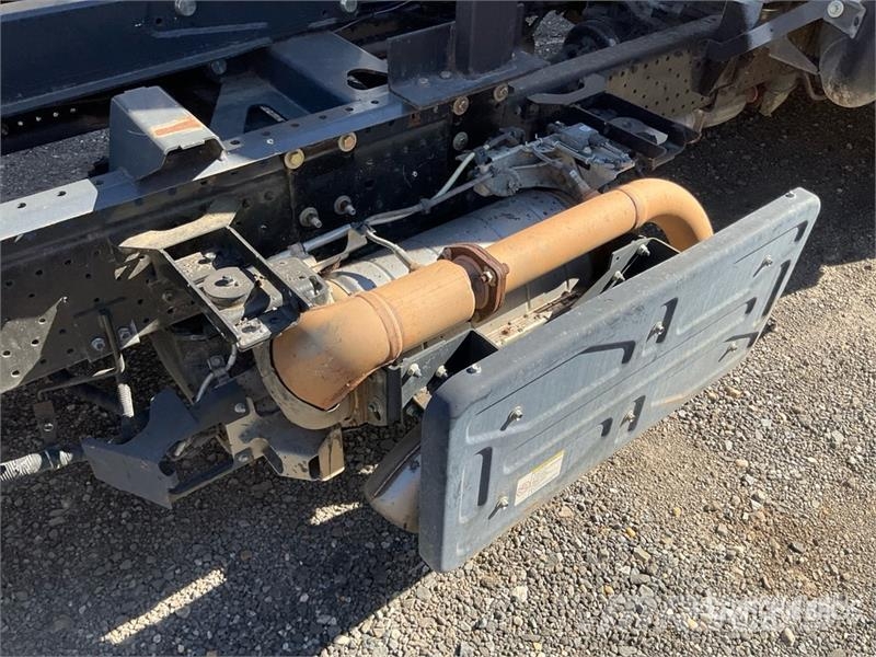 Isuzu NQR 4x2 Crew Cab Hooklift Truck Rol kiper kamioni s kukama za dizanje