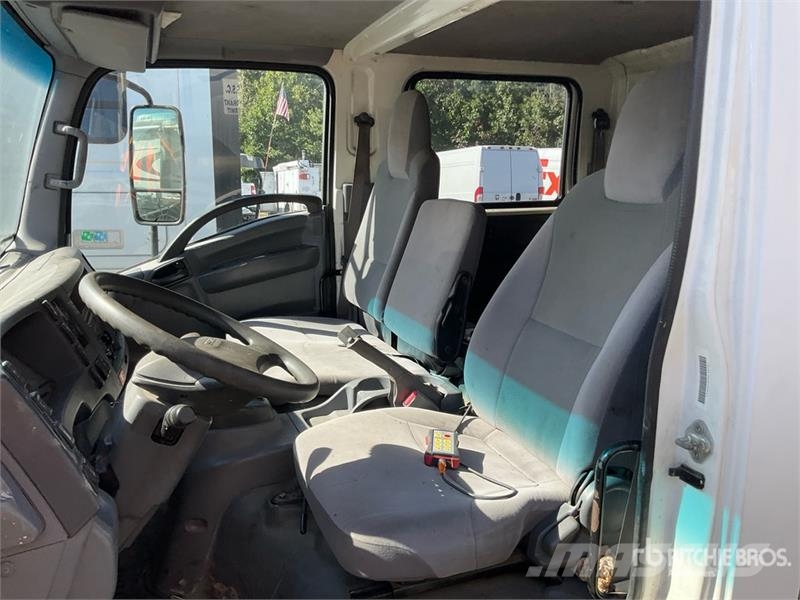 Isuzu NQR 4x2 Crew Cab Hooklift Truck Rol kiper kamioni s kukama za dizanje