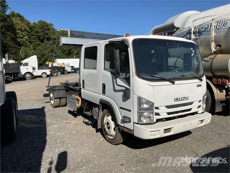 Isuzu NQR 4x2 Crew Cab Hooklift Truck Rol kiper kamioni s kukama za dizanje