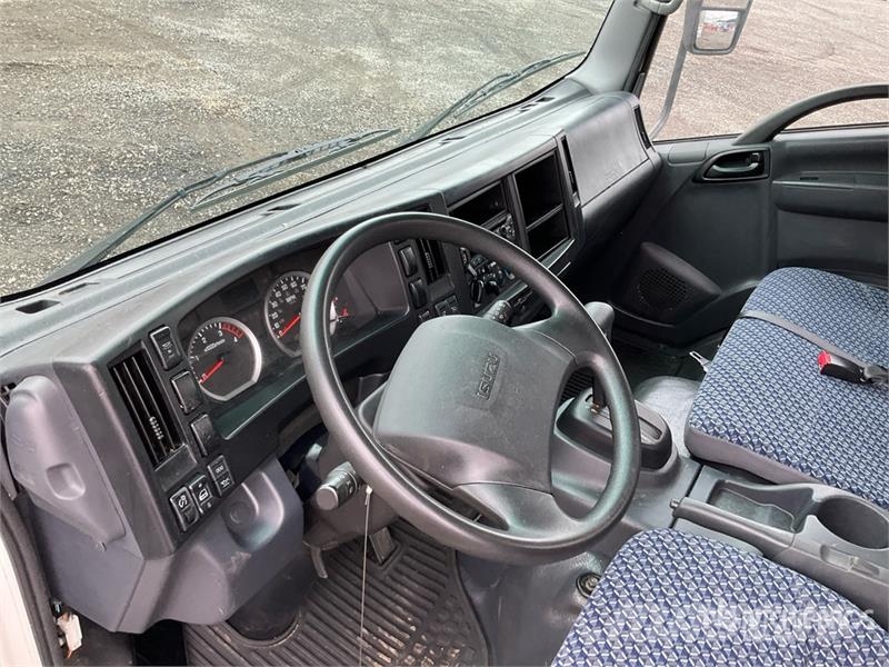 Isuzu NRR Box trucks